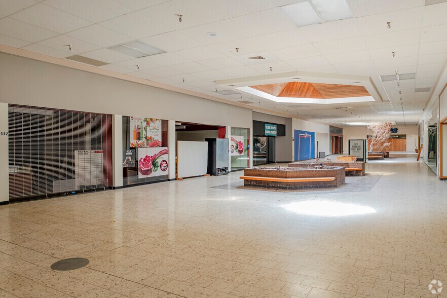 More Photos Of 901 & 1017 S BOONE ST, Aberdeen General Retail For Sale