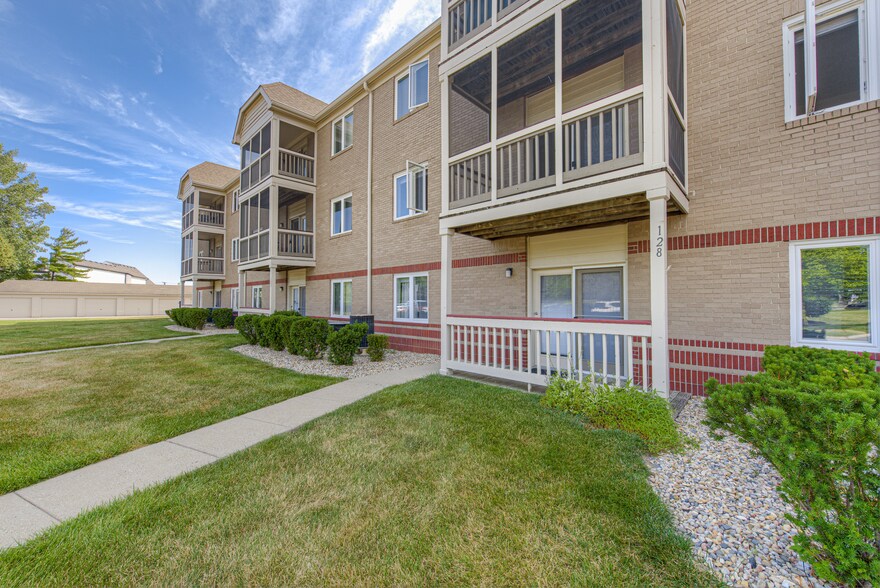 More Photos Of 1201 Carson Way, Greenwood Apartments For Lease