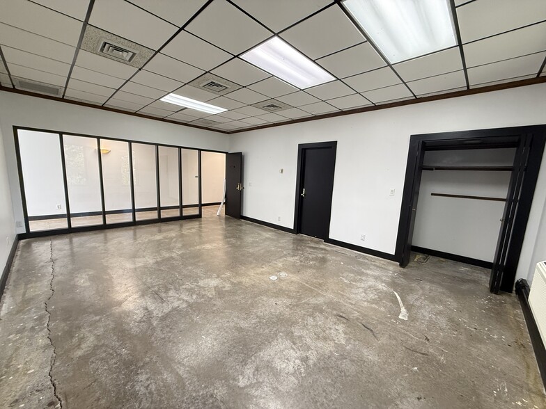 More Photos Of 2814 Syene Rd, Madison Light Distribution For Lease