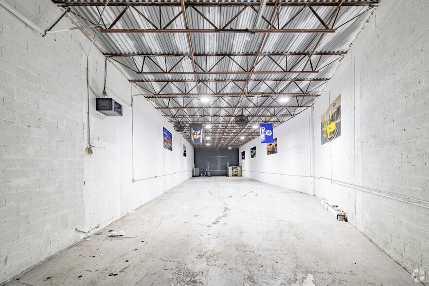More Photos Of 4200-4250 NW 72nd Ave, Miami Warehouse For Lease