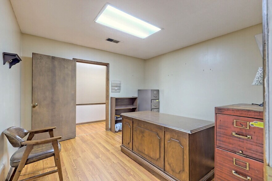 More Photos Of 1552 Highway 441 N, Clayton Office For Sale