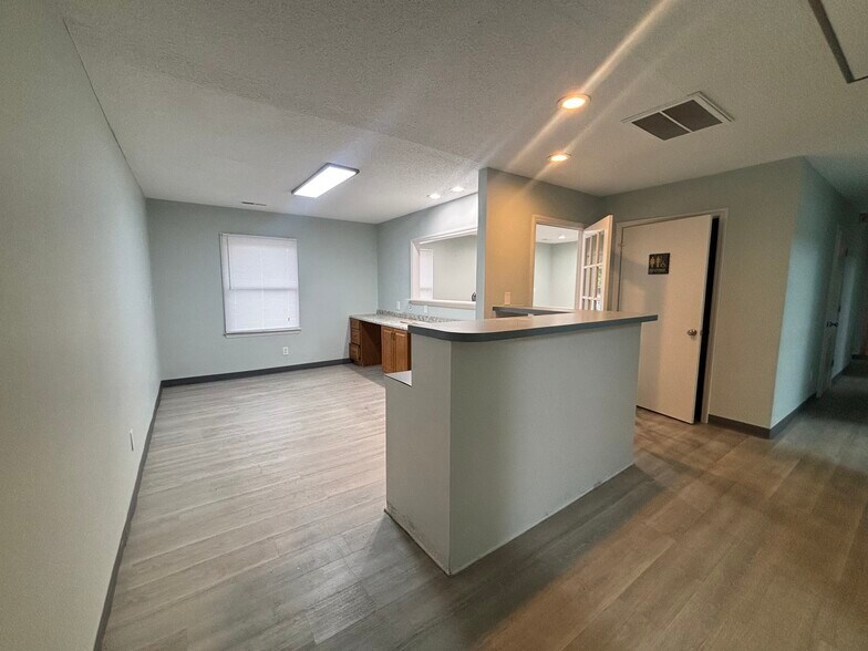 More Photos Of 4712 Country Club Rd, Winston-Salem Medical For Sale