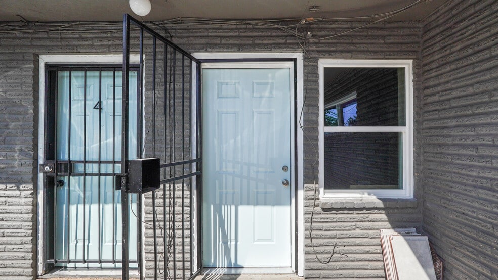 More Photos Of 2819 Berry St, Houston Apartments For Sale