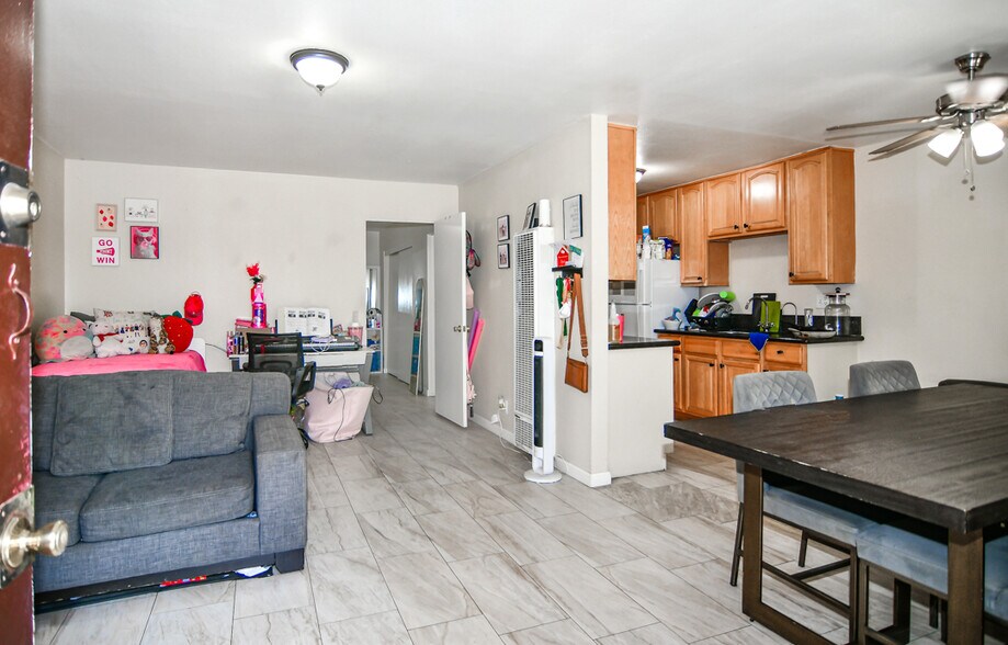 More Photos Of 1003 W Bishop St, Santa Ana Apartments For Sale