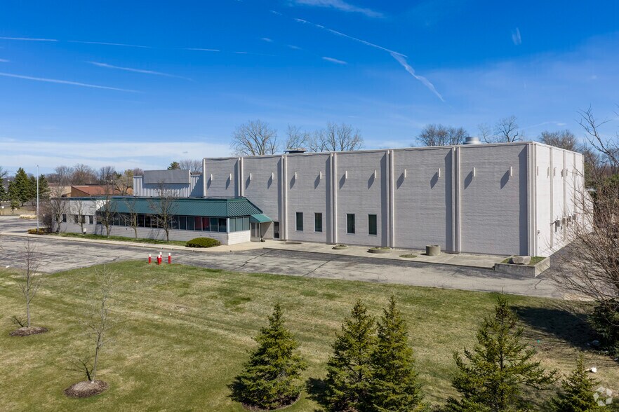 More Photos Of 8220 Irving Rd, Sterling Heights Office For Sale