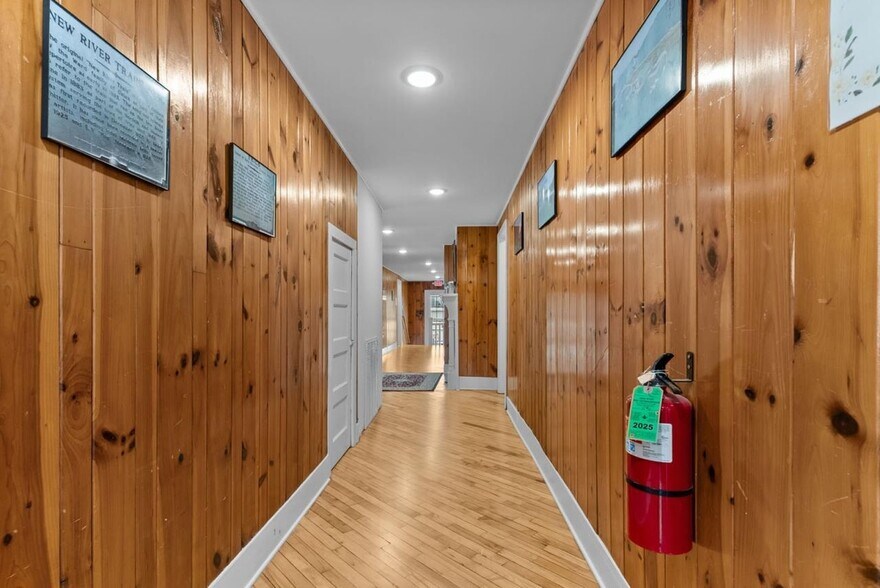 More Photos Of 509 W Main St, Fries Hotel For Sale