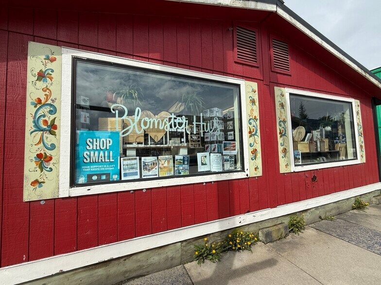 More Photos Of 307 N Nordic Dr, Petersburg Storefront For Sale