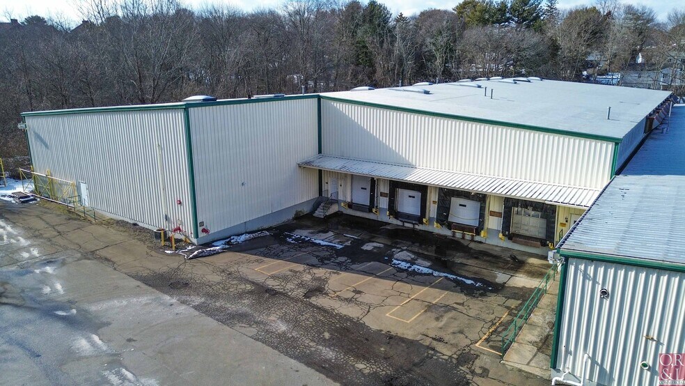 More Photos Of 965 W Main St, Branford Warehouse For Lease