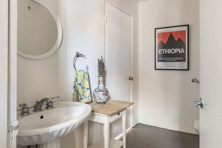 More Photos Of 936 Mei Ling Way, Los Angeles Freestanding For Sale