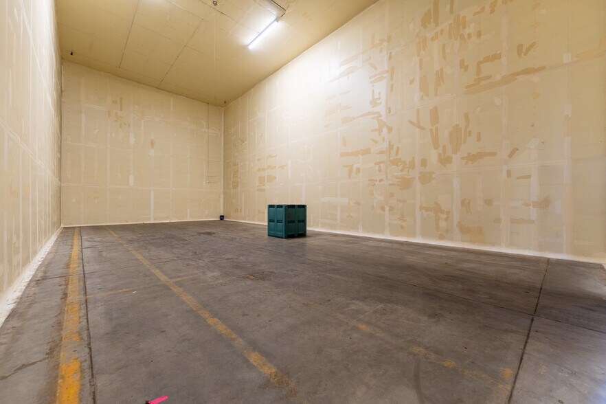 More Photos Of 135 Wapato Way, Manson Warehouse For Sale