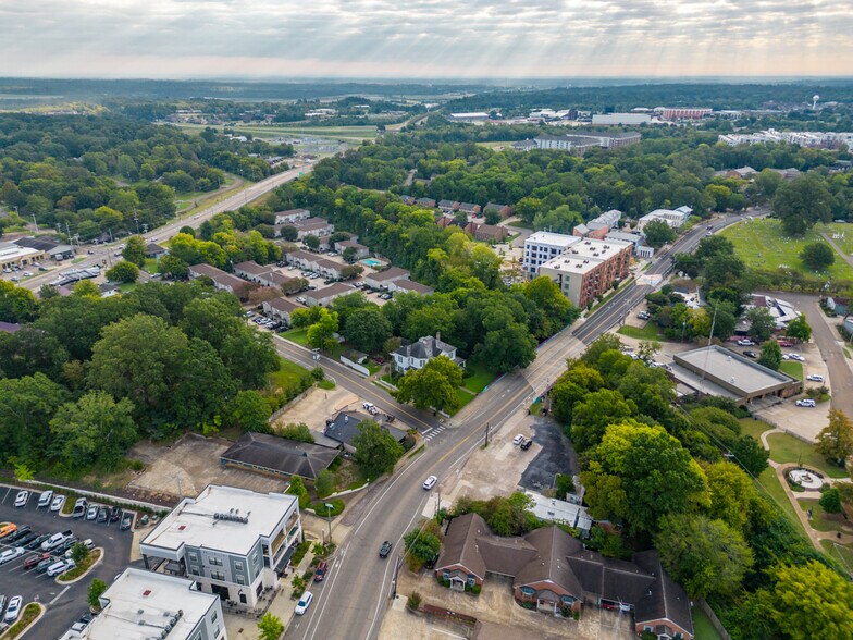 More Photos Of 408 University Dr, Starkville Restaurant For Sale