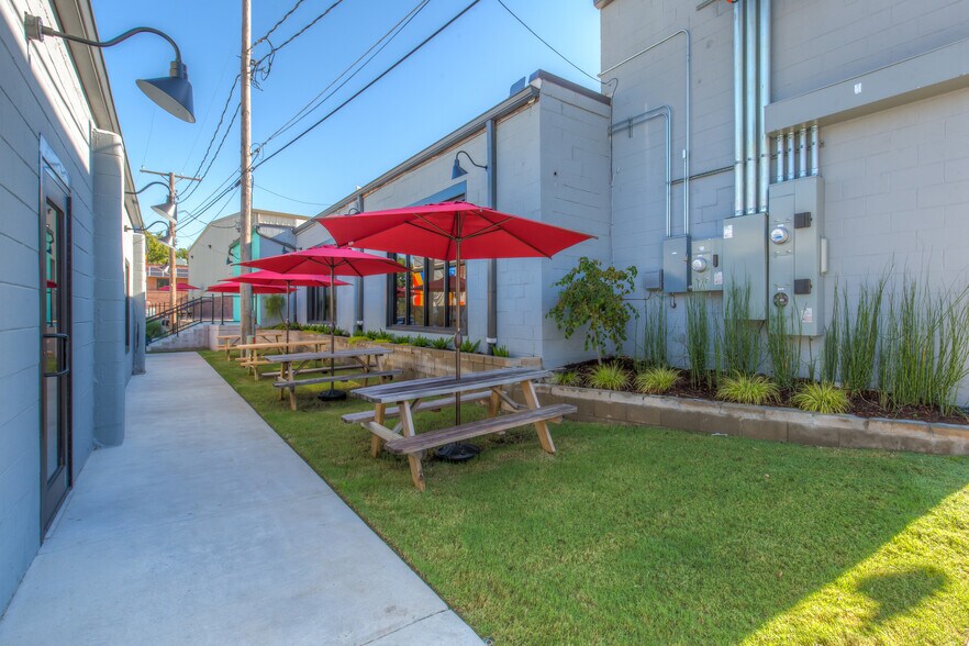 More Photos Of 415 E 12th St E, Tulsa Office For Lease