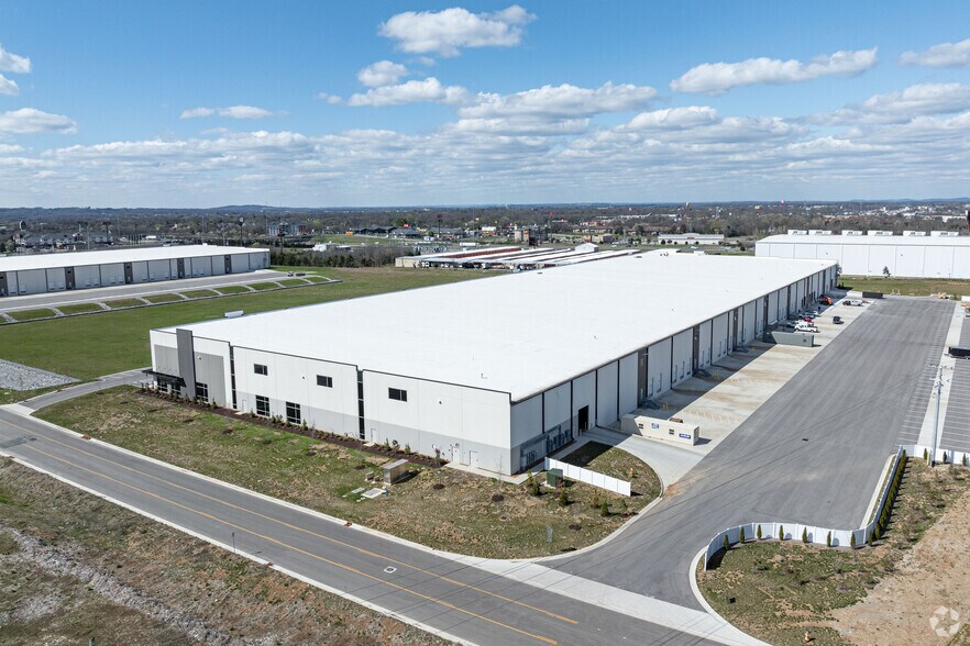 More Photos Of 200 Alligood Way, Lebanon Unknown For Lease