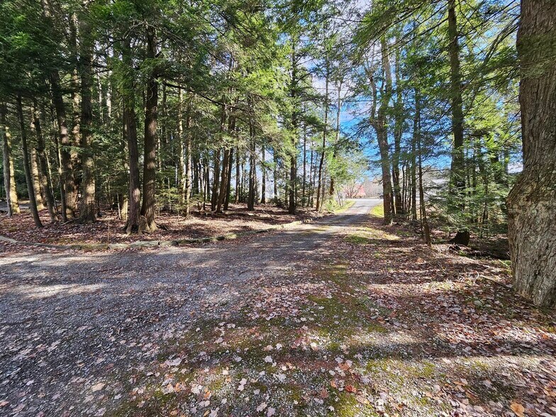 More Photos Of 1098 Million Dollar Hwy, Saint Marys Land For Sale