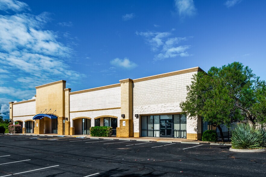 More Photos Of 354 S Highway 92, Sierra Vista Office For Lease