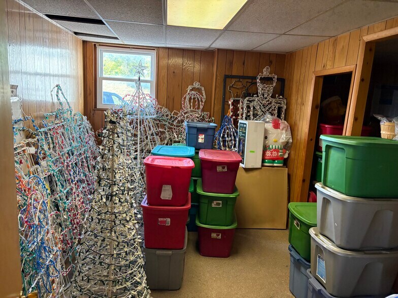 More Photos Of 101 Erie St, Amsterdam Warehouse For Sale