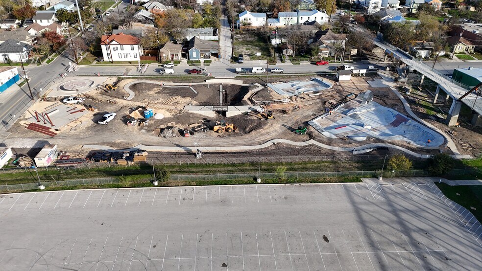 More Photos Of 415 Burnet St, San Antonio Manufacturing For Sale