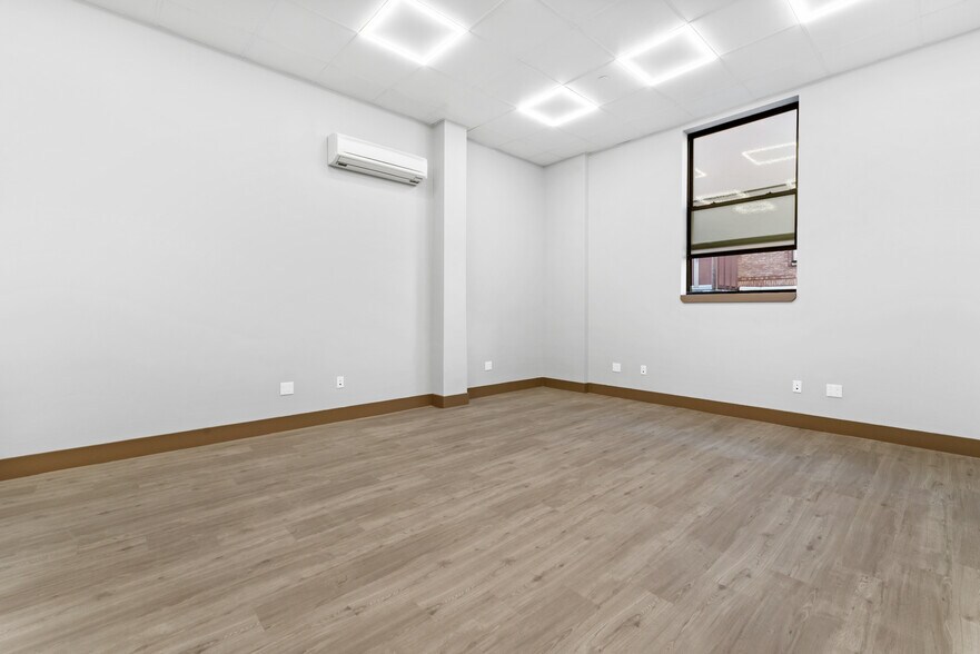 More Photos Of 48-50 Spencer St, Brooklyn Warehouse For Lease