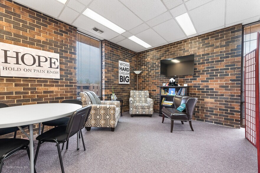 More Photos Of 7250 W College Dr, Palos Heights Office For Lease