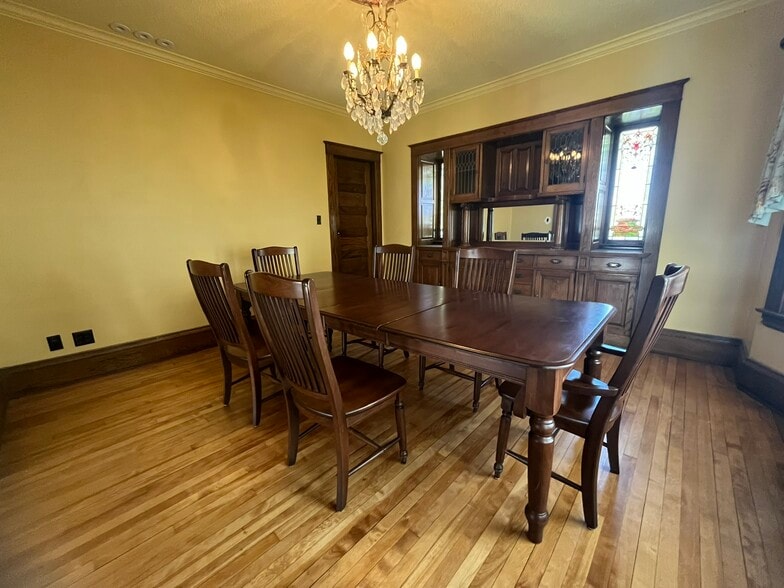 More Photos Of 889 Grand Ave, Saint Paul Office For Lease