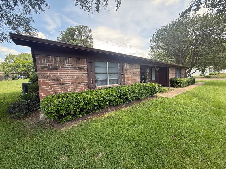 More Photos Of 1007 Richey Dr, Gladewater Apartments For Sale