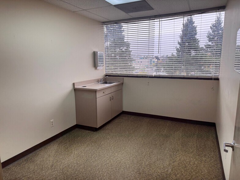 More Photos Of 1805 N California St, Stockton Medical For Sale