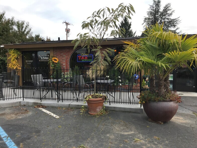 More Photos Of 32616 3rd Ave, Black Diamond Freestanding For Sale