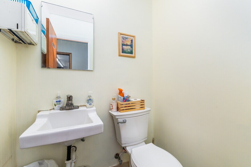 More Photos Of 410 N Union St, Dodgeville Office For Sale