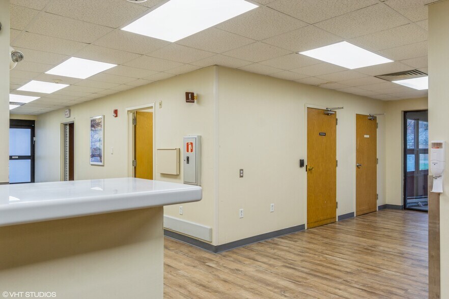 More Photos Of 476 S Main St, Andover Medical For Sale