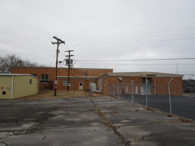 More Photos Of 150 Universal Dr, Centerville Specialty For Sale