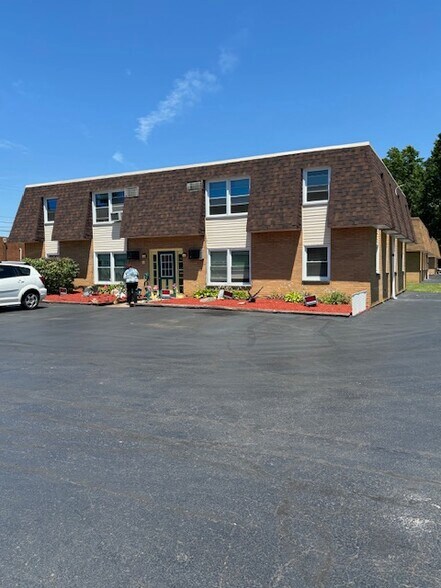 More Photos Of 3041 Fredrick Street, Youngstown Apartments For Sale
