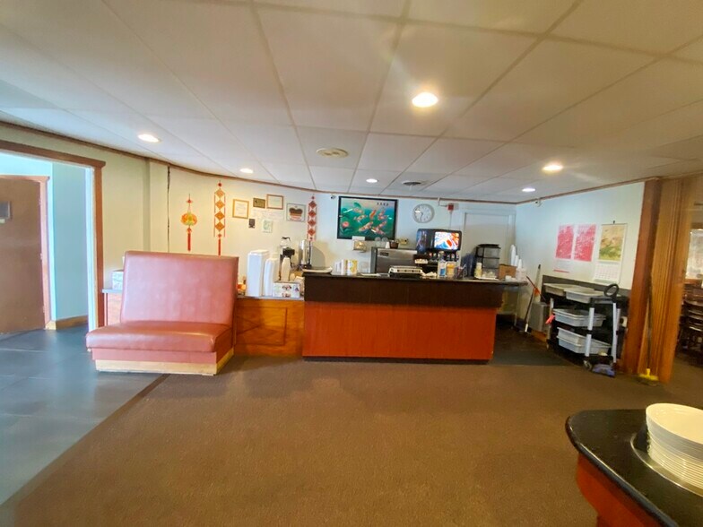 More Photos Of 221 Washington Ave, Riverton Religious Facility For Sale