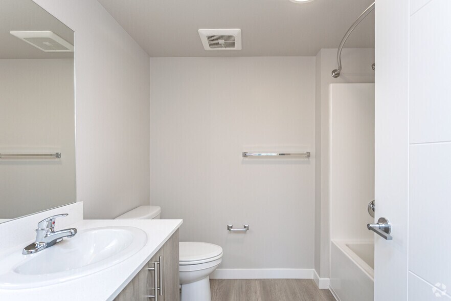 More Photos Of 15311 33rd Ave S, Seatac Apartments For Lease