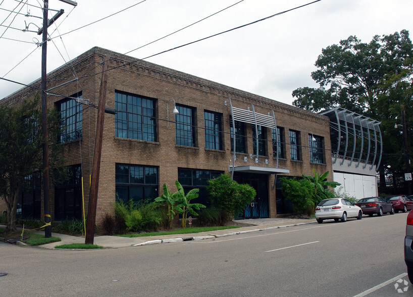 Primary Photo Of 1201 Main St, Baton Rouge Office For Sale