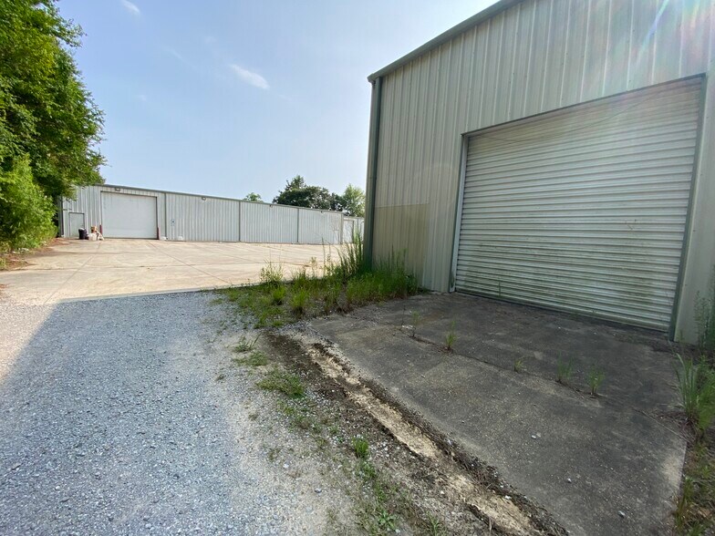 More Photos Of 241 Highway 1085, Madisonville Warehouse For Lease