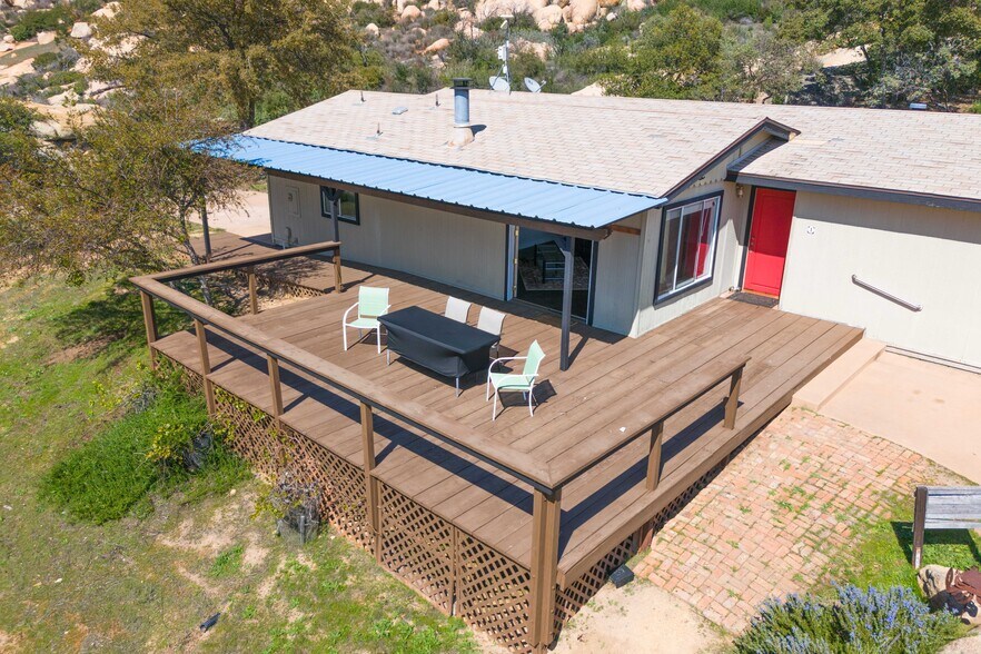 More Photos Of 19191 High Glen Rd, Alpine Specialty For Sale
