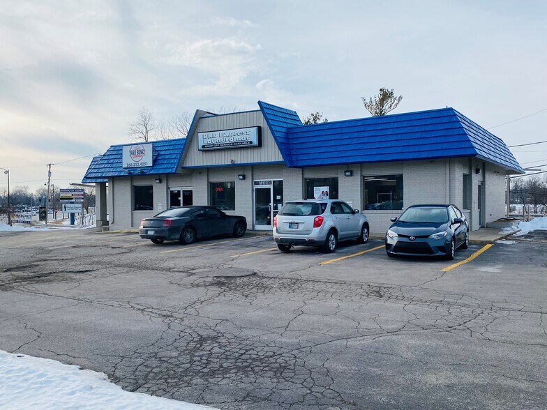 More Photos Of 5911 N Clinton St, Fort Wayne Freestanding For Sale