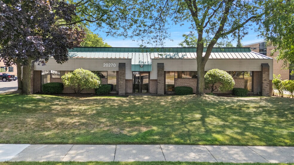 More Photos Of 20270-20276 Middlebelt Rd, Livonia Office For Sale
