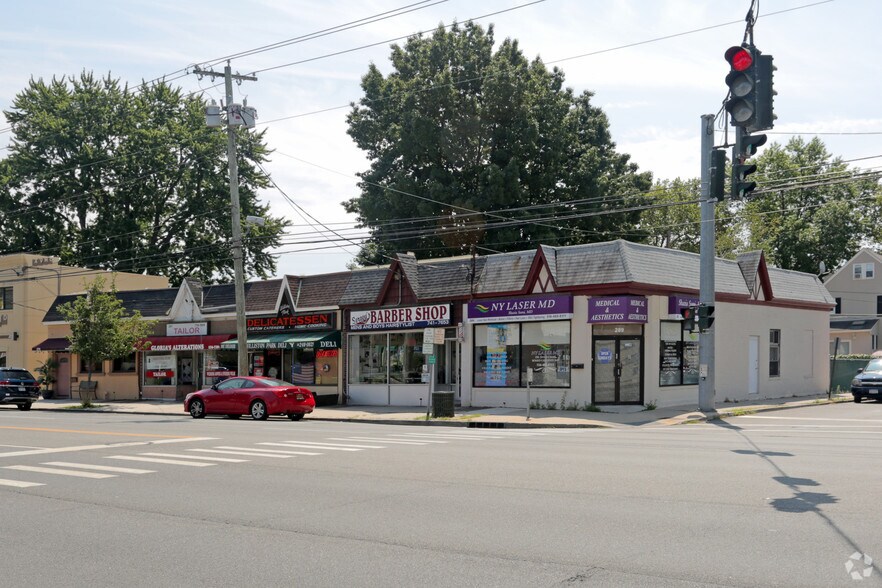 More Photos Of 279 Hillside Ave, Williston Park Bar For Sale