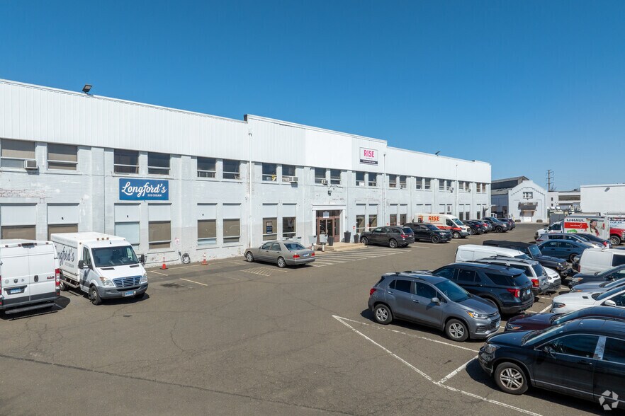 More Photos Of 425 Fairfield Ave, Stamford Manufacturing For Lease