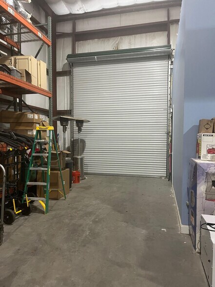 More Photos Of 522 Live Pine Cir, Apopka Warehouse For Sale