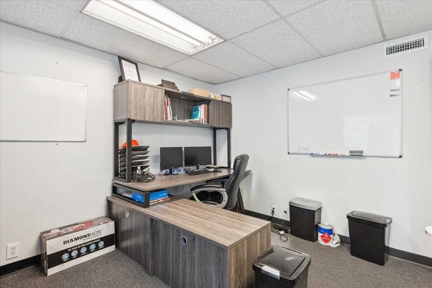 More Photos Of 1050 S Quitman St, Denver Showroom For Sale