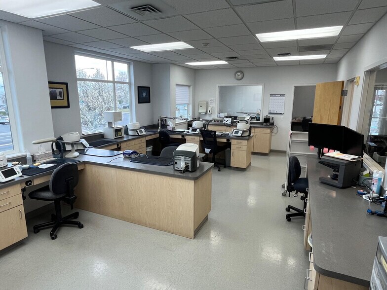 More Photos Of 1123 N Grant Pl, Kennewick Office For Sale