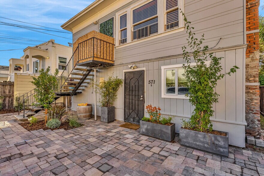 More Photos Of 573 59th St, Oakland Apartments For Sale