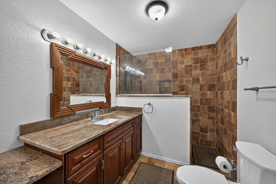 More Photos Of 4044 W FM 476, Poteet Flex For Sale