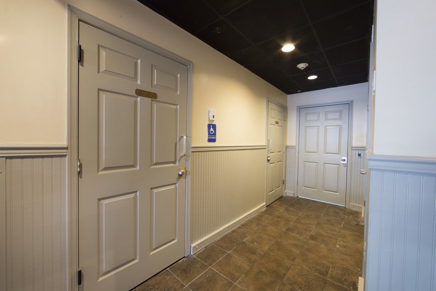 More Photos Of 1145 Easton Rd, Abington Bar For Sale