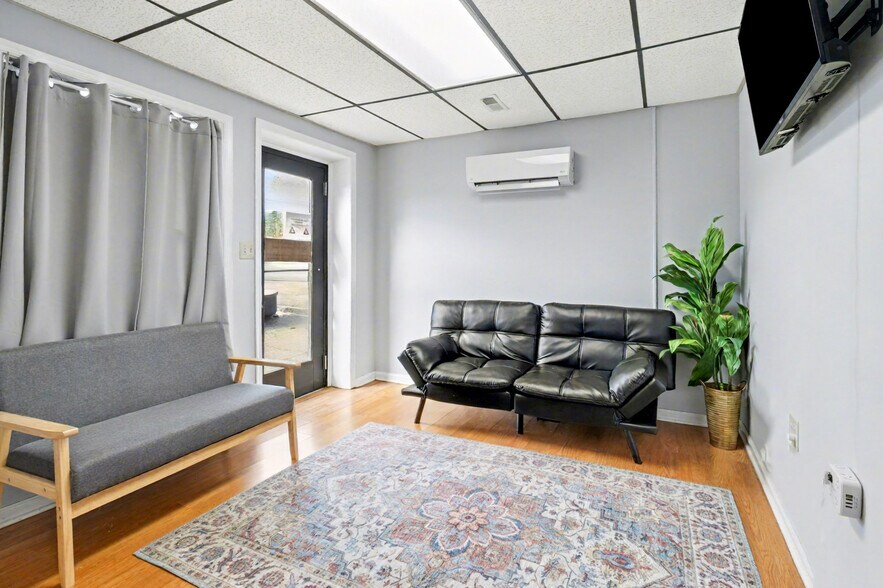 More Photos Of 20049 Jefferson Davis Hwy, Ruther Glen General Retail For Sale