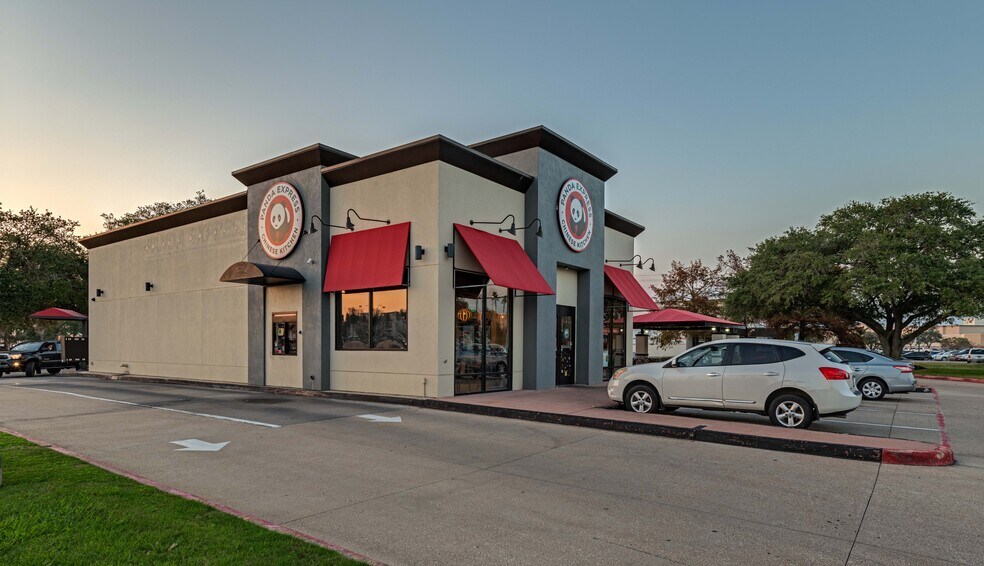 More Photos Of 1501-1549 W Bay Area Blvd, Webster Unknown For Lease