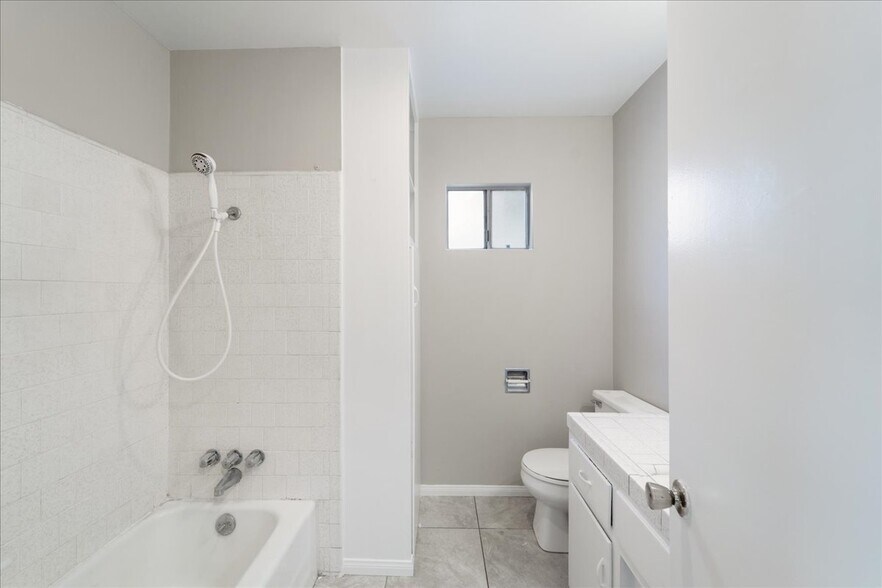 More Photos Of 171 N Hemet St, Hemet Apartments For Sale