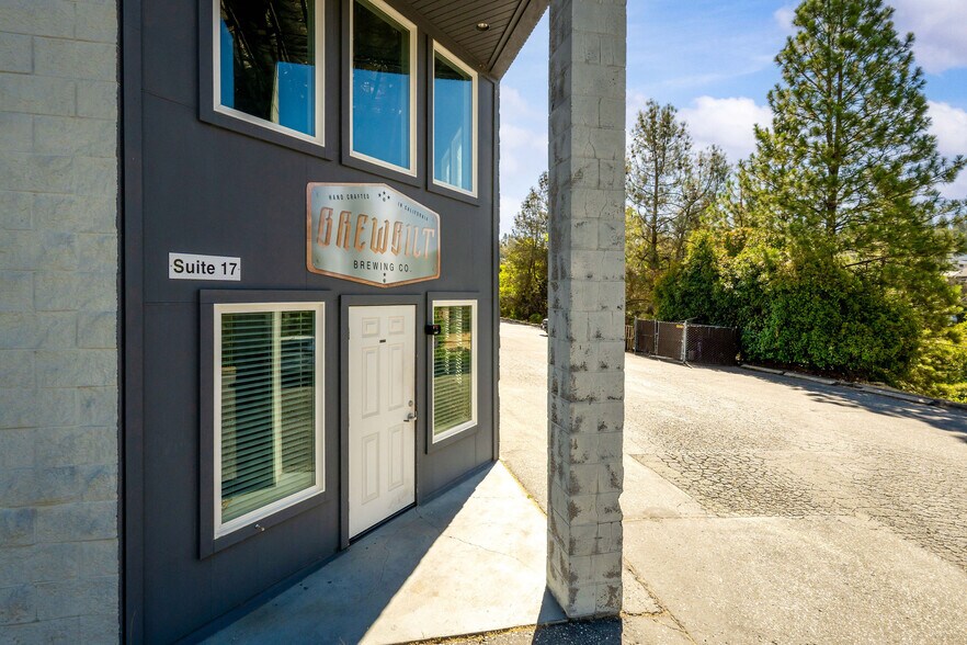 More Photos Of 110 Spring Hill Dr, Grass Valley Manufacturing For Lease
